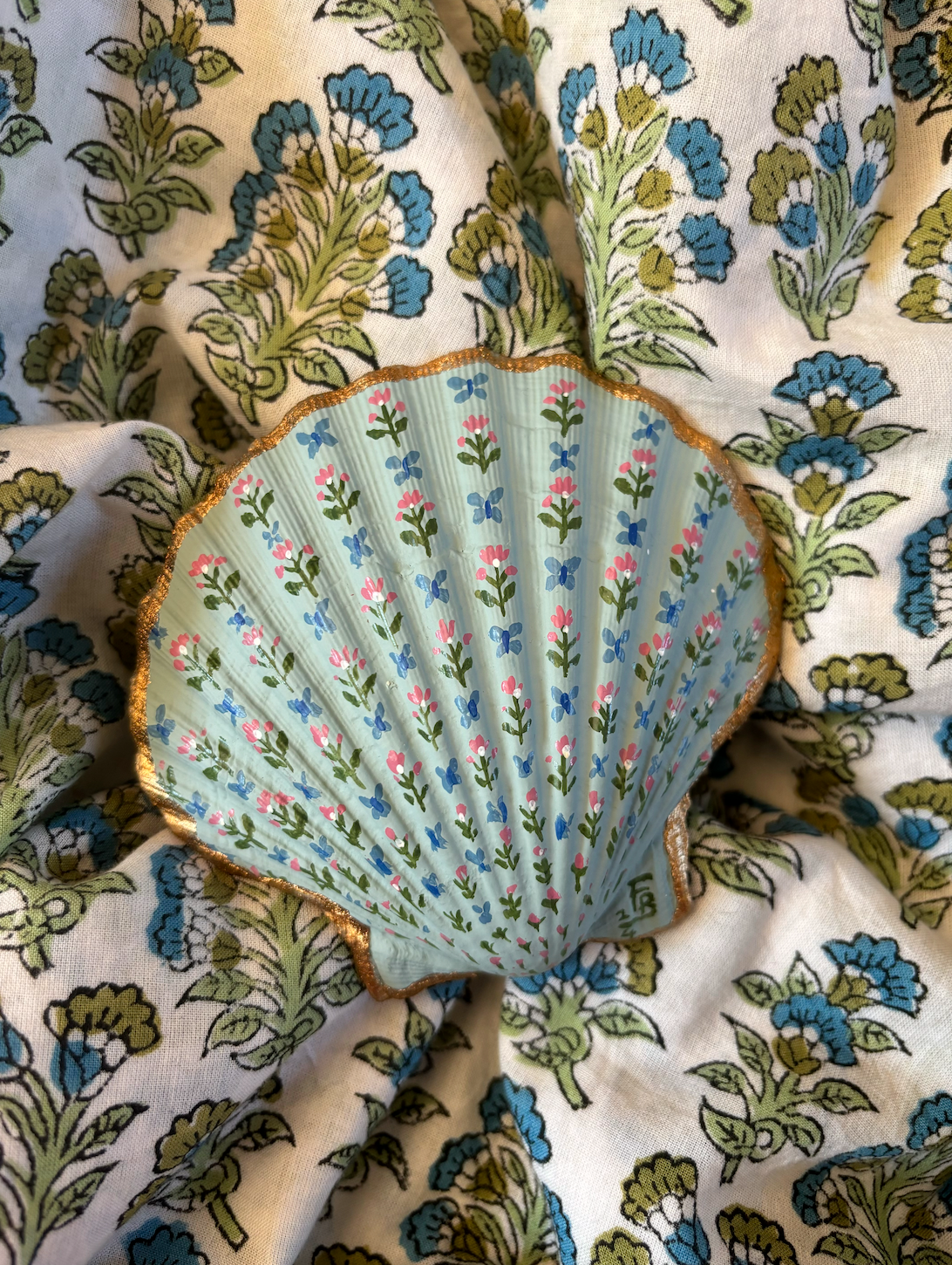 Handpainted Scallop Shell - Indian Flower