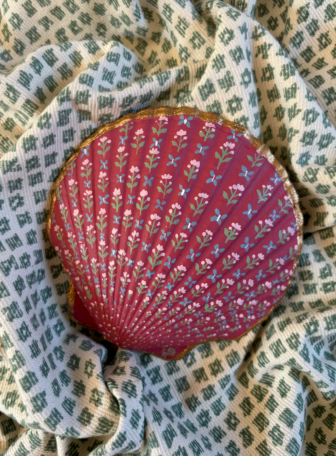 Handpainted Scallop Shell - Chinoiserie