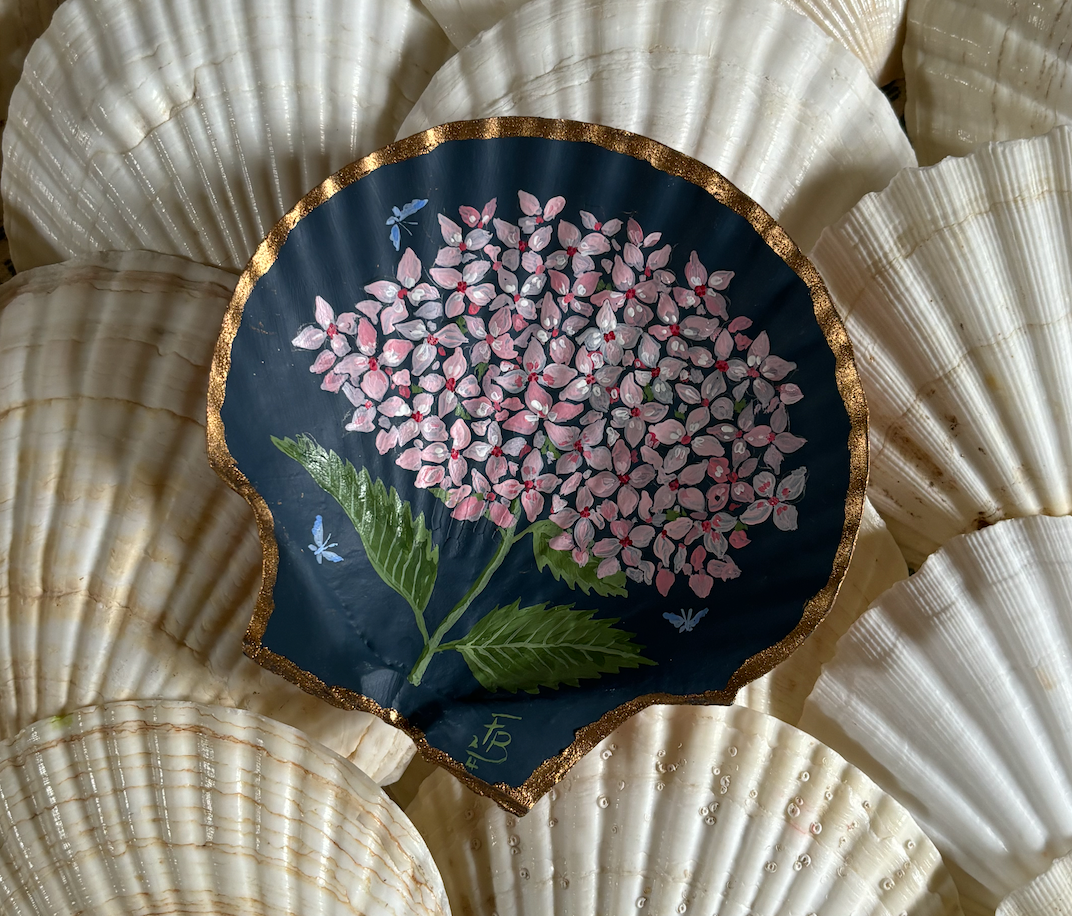 Handpainted Scallop Shell - Hydrangea