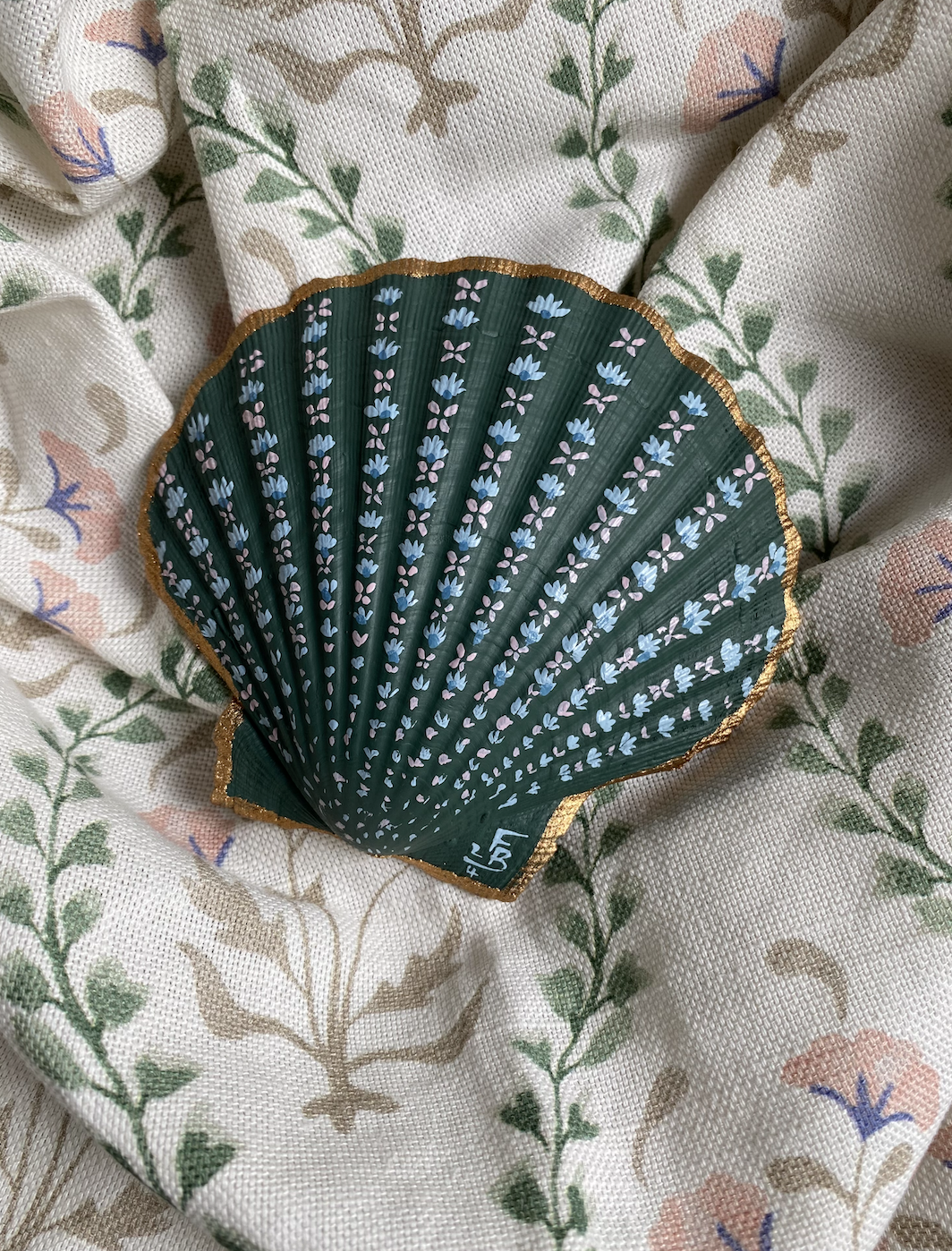 Handpainted Scallop Shell - Turtle